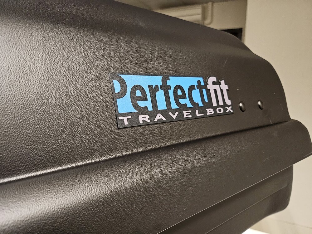 Dakkoffer PerfectFit 400 Liter + dakdragers PerfectFit Ford Tourneo Courier Bestelwagen vanaf 2013