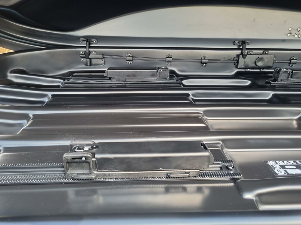 Dakkoffer Farad Marlin 680 hoogglans Zwart 680 liter