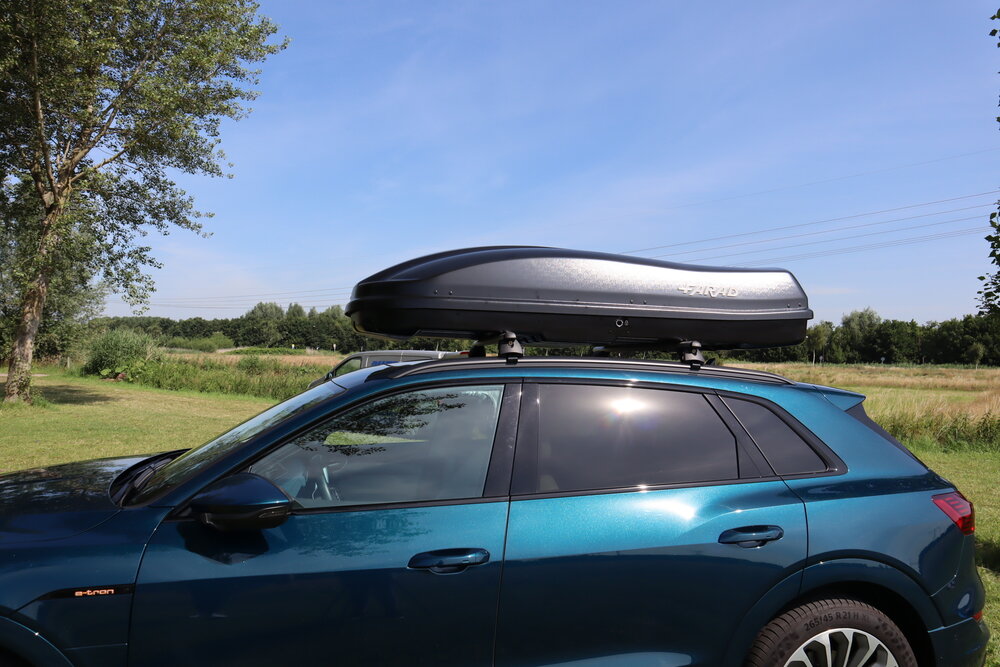 Dakkoffer Farad Marlin 680 Zwart mat 680 liter grootste van NL