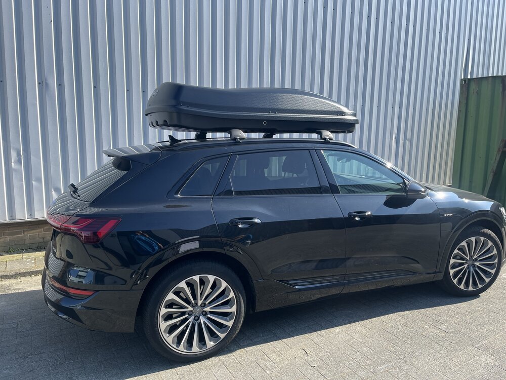 Dakkoffer Farad Marlin 680 Zwart mat 680 liter grootste van NL