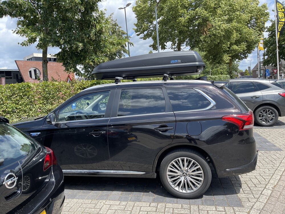 PerfectFit dakkoffer 500 liter + PerfectFit dakdragers BMW X5 2007 t/m 2013