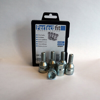 Wielslot/Velgslot speciaal voor Renault Laguna II (velgen met 5 gaten) tot 08/2005 Complete set