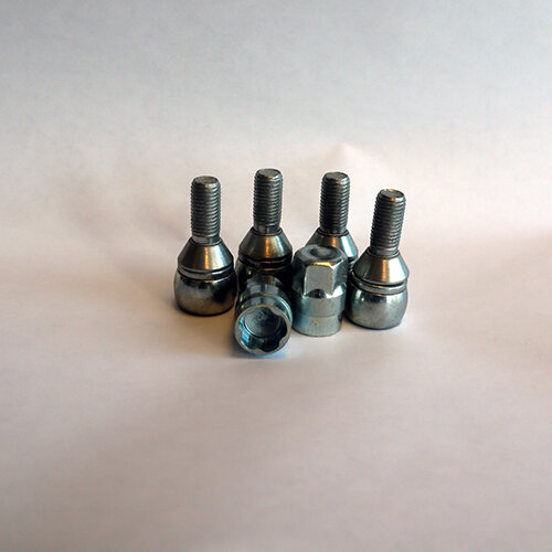 Wielslot/Velgslot speciaal voor Renault Laguna II (velgen met 5 gaten) tot 08/2005 Complete set