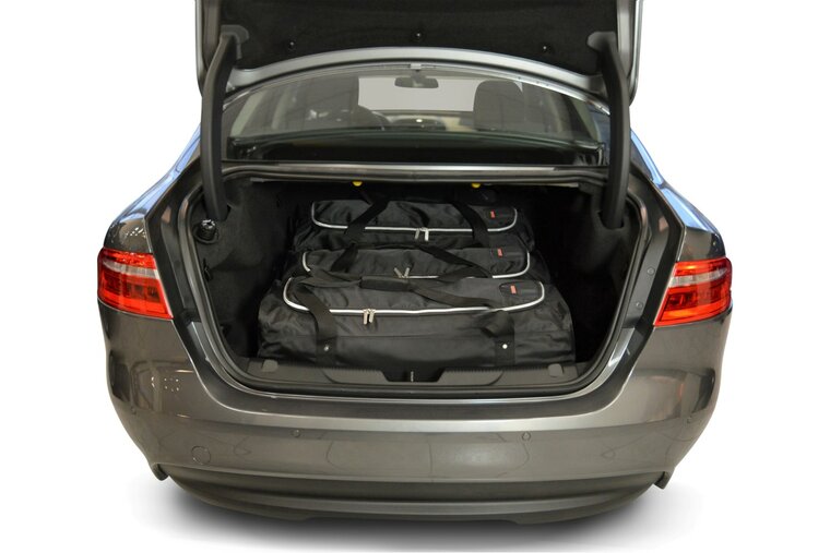 Carbags reistassenset Jaguar XE 4 deurs sedan vanaf 2015