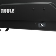 Dakkoffer Thule Force L 450 liter + dakdragers Volvo XC40 vanaf 2018 voor gesloten dakrail