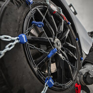 Pewag Servo SUV sneeuwkettingen 13mm Renault Trafic 2014 t/m 2020 voor bandenmaat 215/65R16